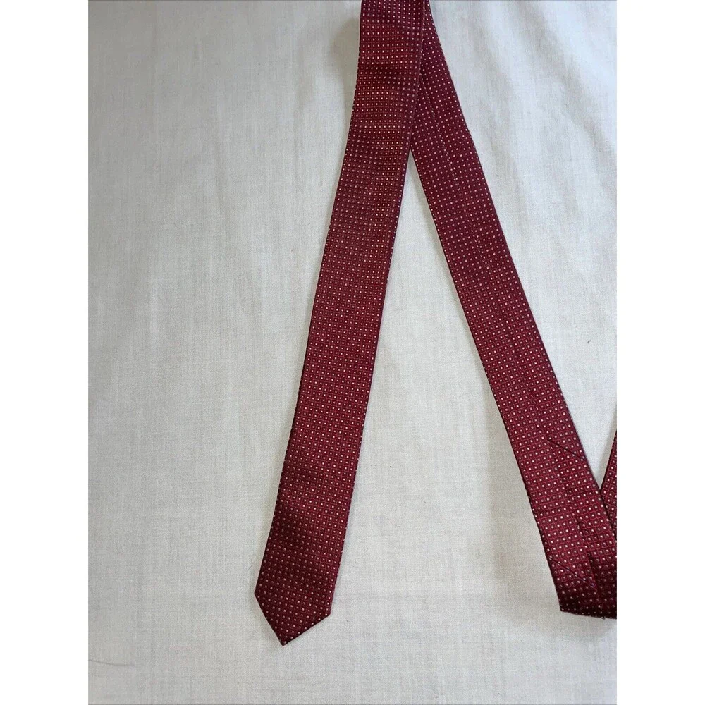 Boss Hugo Boss Italy Men’s Dress Tie Size 57” Red Dotted Silk Business Formal